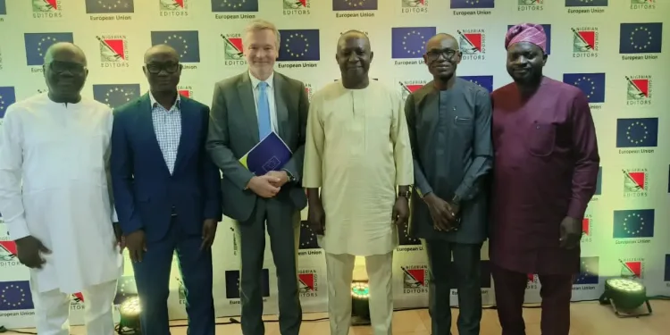 Editors Resolve to Set up Fact-check Desks in Newsroom to Fight Fake News